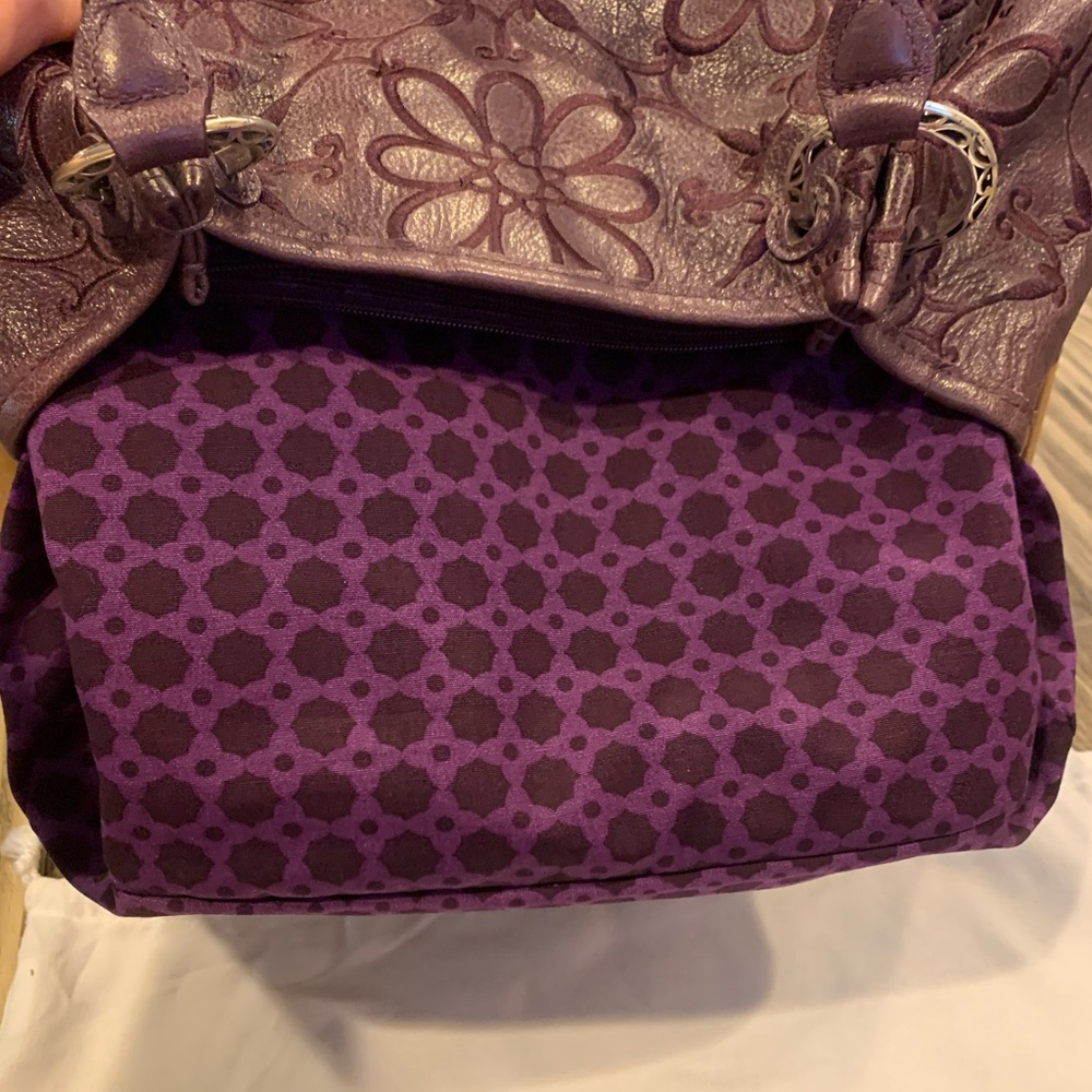 💜💎EUC BRIGHTON Valencia Embroidered Floral Leather Shoulder bag in Grape. - Picture 11 of 16